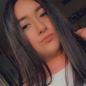 Meet your Posher, Dalia